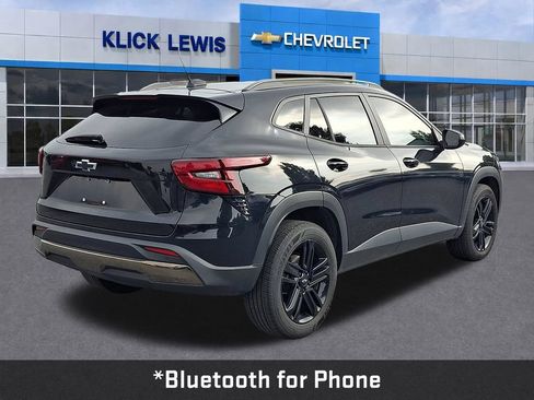 Used 2025 Chevrolet Trax ACTIV w/ Sunroof Package FWD image 8