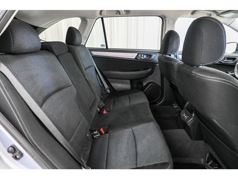 Used 2019 Subaru Outback 2.5i Premium AWD/4WD image 18