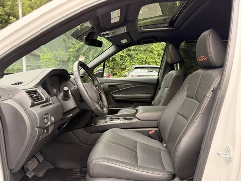Used 2024 Honda Passport TrailSport image 13