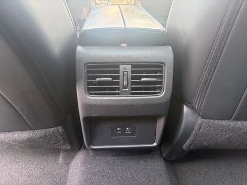 Used 2023 Nissan Rogue SL FWD image 15
