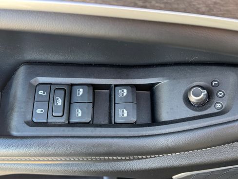 Used 2022 Jeep Grand Cherokee Limited 4xe AWD/4WD image 17
