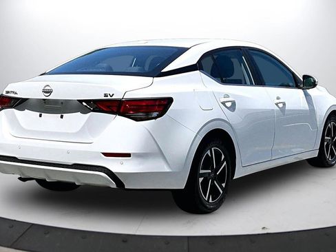 Used 2024 Nissan Sentra SV FWD image 9
