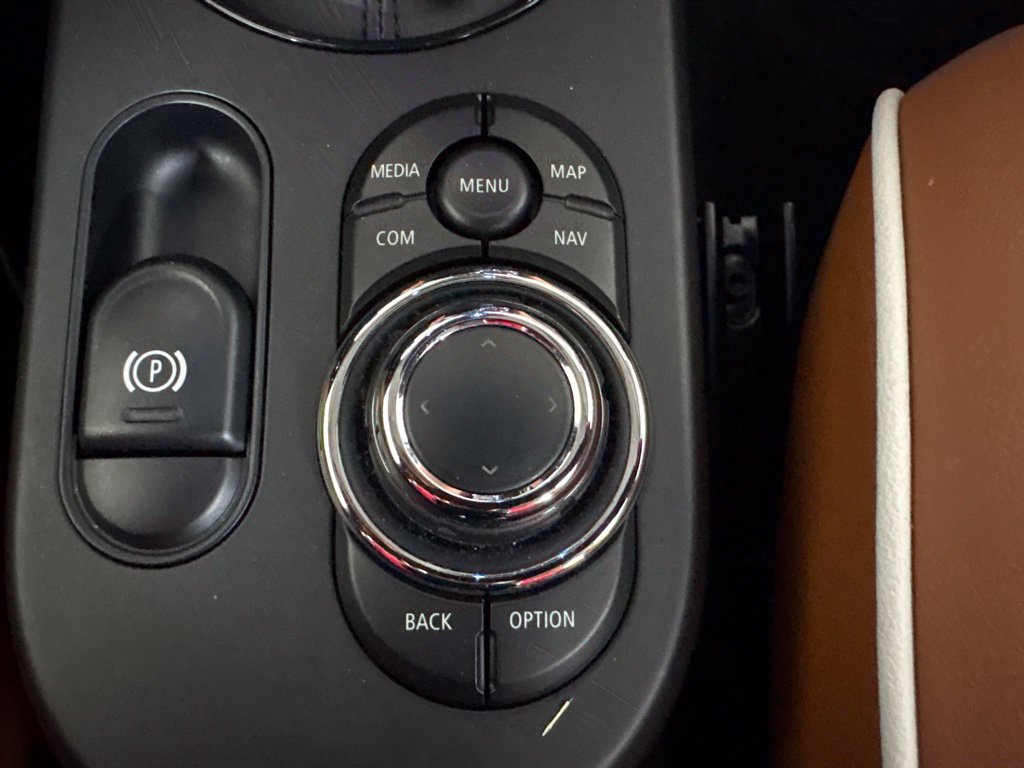 Certified 2024 MINI Cooper SE FWD image 17