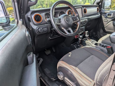 Used 2022 Jeep Gladiator Mojave w/ LED Lighting Group AWD/4WD image 11
