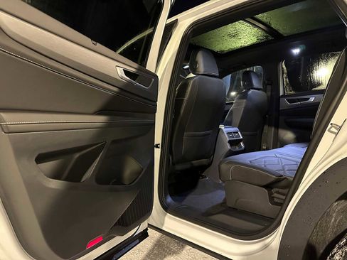 New 2026 Volkswagen Atlas Cross Sport SE image 15