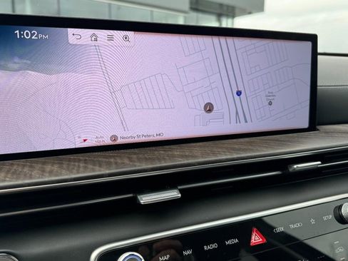 Certified 2025 Genesis GV80 2.5T Prestige image 23