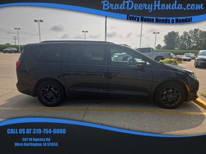 Used 2019 Chrysler Pacifica Limited w/ Advanced Safetytec Group
