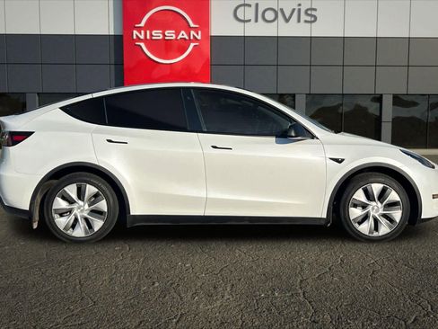 Used 2023 Tesla Model Y Long Range image 9