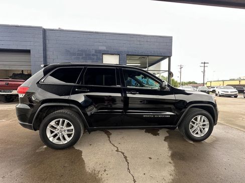 Used 2017 Jeep Grand Cherokee Laredo w/ Quick Order Package 2BE RWD image 9