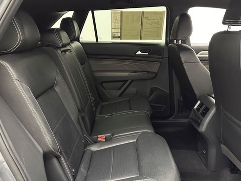 Used 2023 Volkswagen Atlas Cross Sport SE w/ Black Wheel Package image 31
