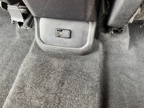 Used 2021 Toyota Highlander LE image 45