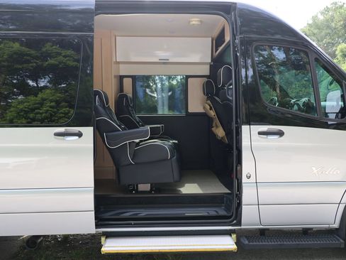 Used 2021 Mercedes-Benz Sprinter 3500 image 49