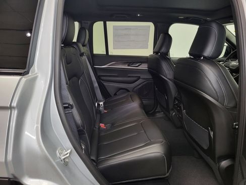 New 2025 Jeep Grand Cherokee Limited image 10