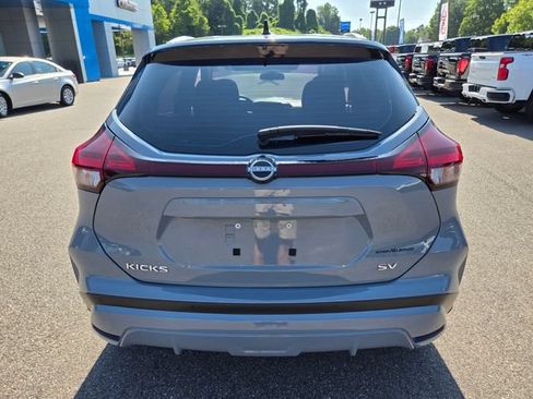 Used 2024 Nissan Kicks SV FWD image 8