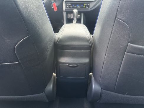 Used 2017 Toyota Corolla SE w/ Carpet Mat Package (TMS) FWD image 18