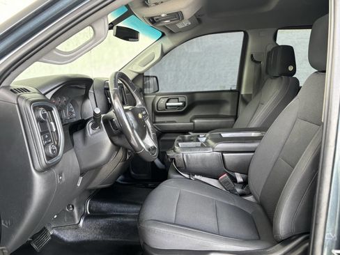 Used 2020 Chevrolet Silverado 1500 Custom w/ Custom Value Package RWD image 10