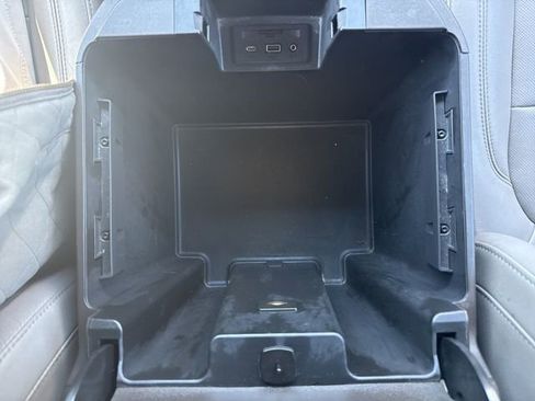 Used 2019 GMC Sierra 1500 SLT w/ SLT Premium Plus Package AWD/4WD image 28