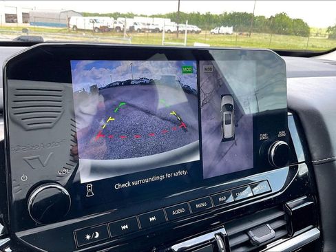 Used 2024 Nissan Pathfinder SL w/ SL Premium Package image 13