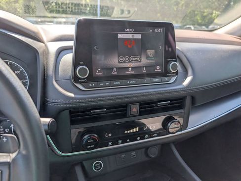 Used 2023 Nissan Rogue SV FWD image 14