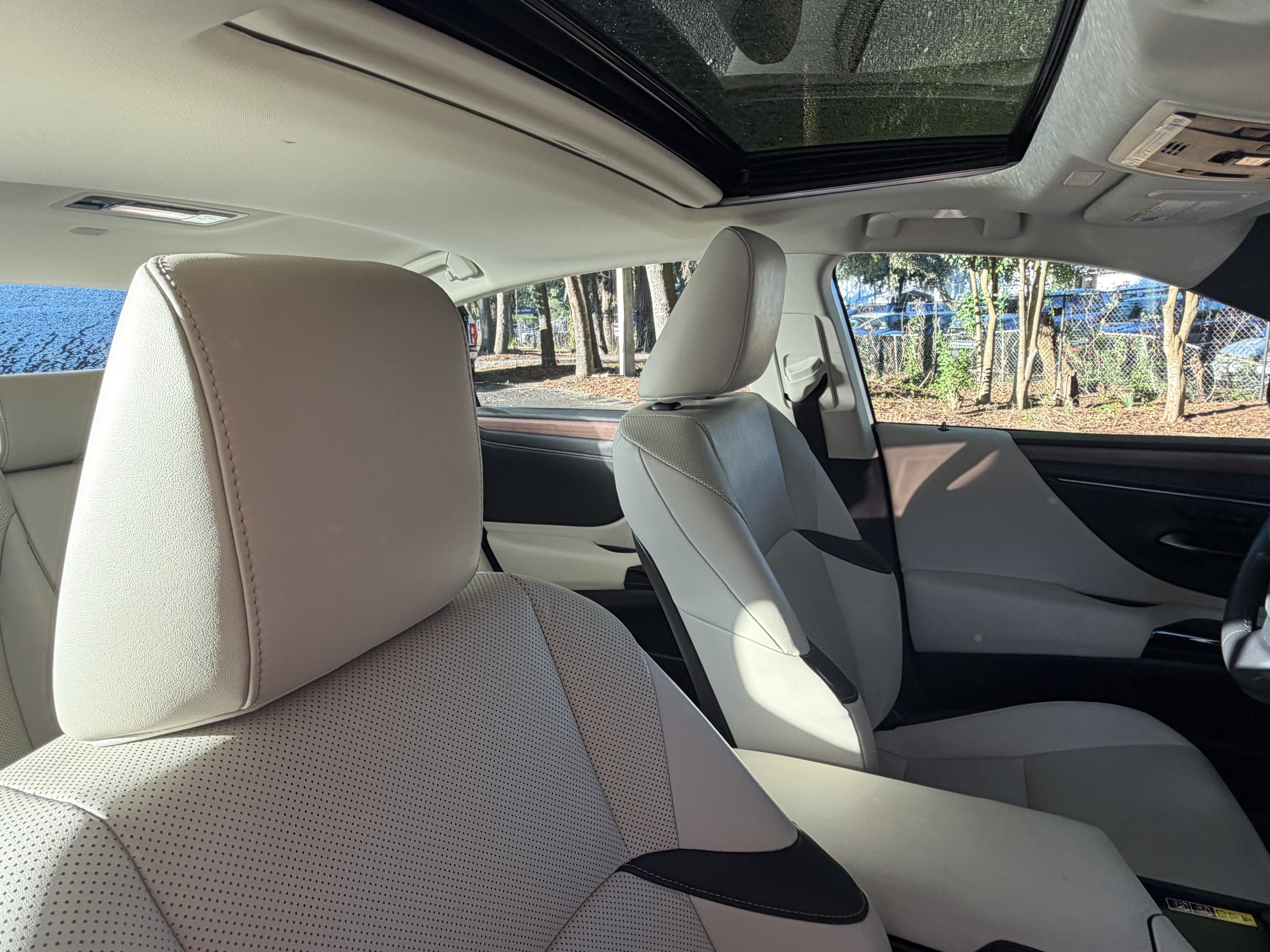 Used 2025 Lexus ES 350 w/ Premium Package FWD image 41