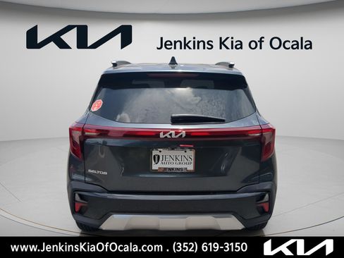 Certified 2025 Kia Seltos EX FWD image 4