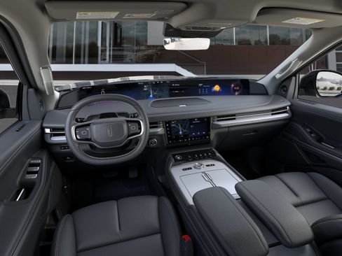 New 2025 Lincoln Navigator L Reserve AWD/4WD image 9