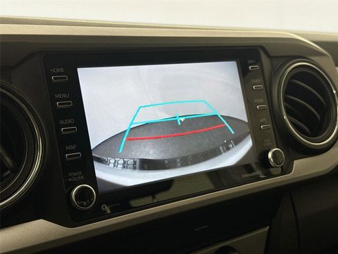 Used 2020 Toyota Tacoma SR5 AWD/4WD image 22
