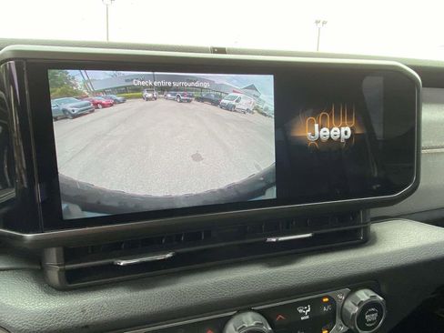 Used 2024 Jeep Wrangler Willys image 15