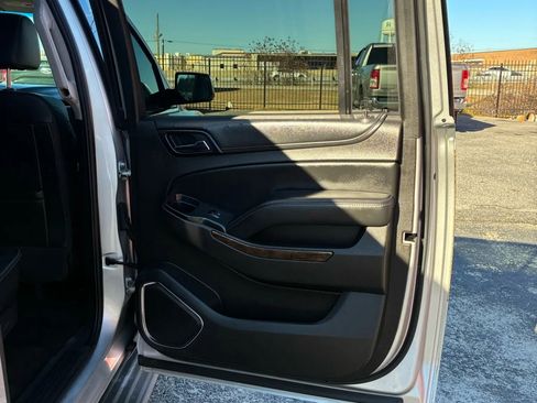 Used 2016 Chevrolet Suburban LS image 32
