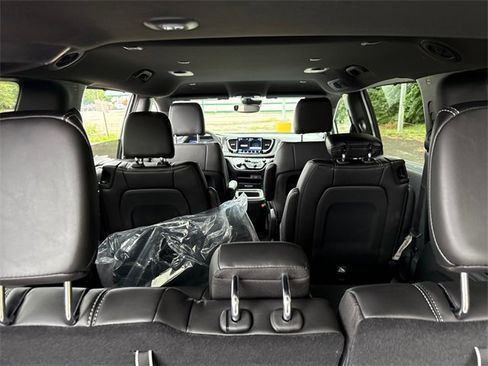 New 2026 Chrysler Pacifica Select image 32