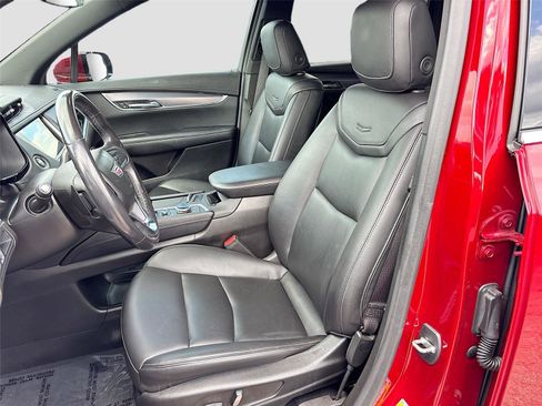 Used 2022 Cadillac XT6 Luxury image 24