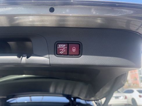 Used 2020 Mercedes-Benz GLS 450 4MATIC image 21