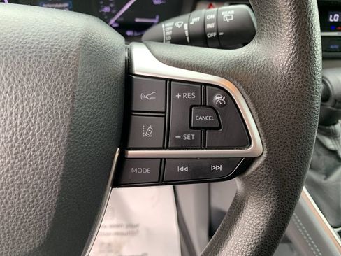Used 2021 Toyota Sienna LE AWD/4WD image 30