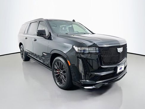 Used 2024 Cadillac Escalade ESV V w/ LPO, ONYX Package AWD/4WD image 3