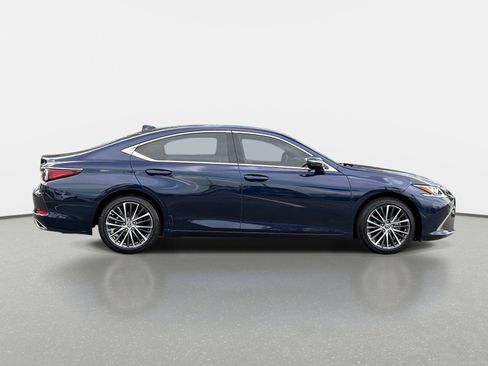 Used 2022 Lexus ES 350 w/ Premium Package FWD image 2