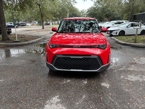 Used 2025 Kia Soul LX w/ LX Technology Package FWD image 11