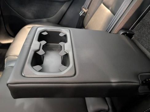 Used 2026 Volvo XC40 B5 Plus w/ Protection Package Premier image 21