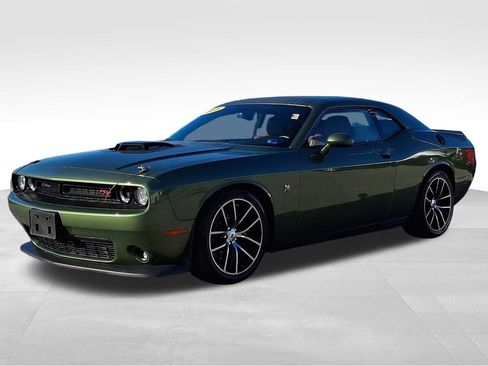 Used 2018 Dodge Challenger R/T Scat Pack image 3