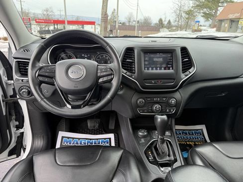 Used 2019 Jeep Cherokee Latitude Plus image 18