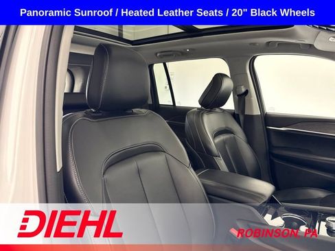 Used 2023 Jeep Grand Cherokee Limited w/ Black Appearance Package AWD/4WD image 14