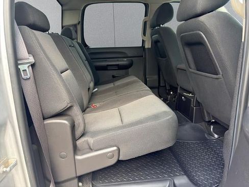 Used 2011 GMC Sierra 2500 SLE w/ SLE Preferred Package AWD/4WD image 16