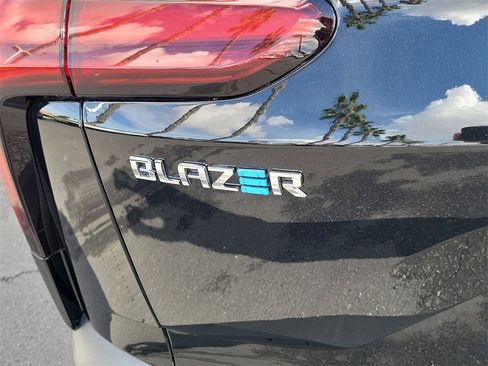 Used 2026 Chevrolet Blazer EV LT image 18