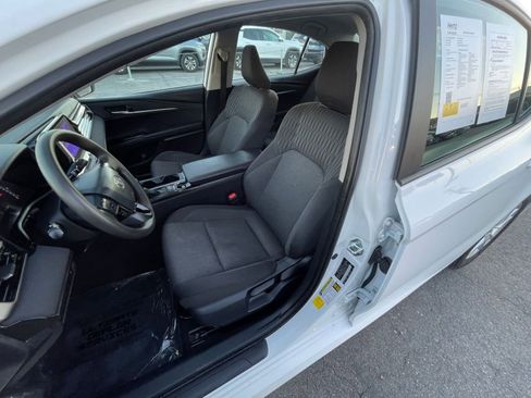 Used 2025 Toyota Camry LE image 36