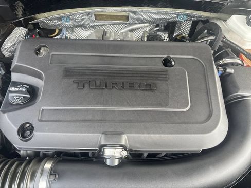 Used 2022 Buick Envision Avenir w/ Technology Package II AWD/4WD image 29