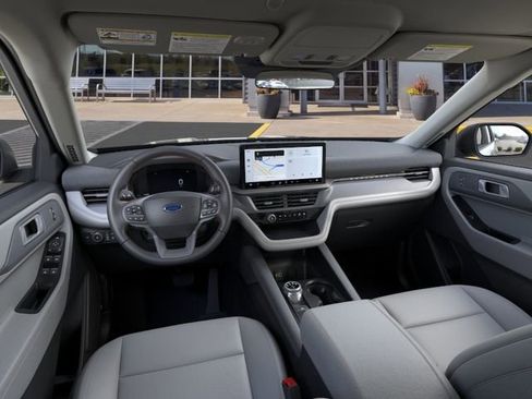 New 2026 Ford Explorer Active RWD image 9