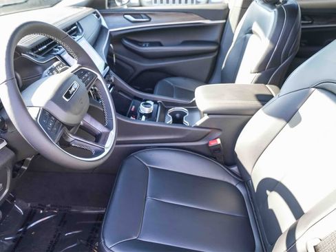 New 2025 Jeep Grand Cherokee Limited image 19