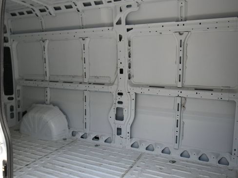 Used 2024 RAM ProMaster 2500 w/ Convenience Group FWD image 20