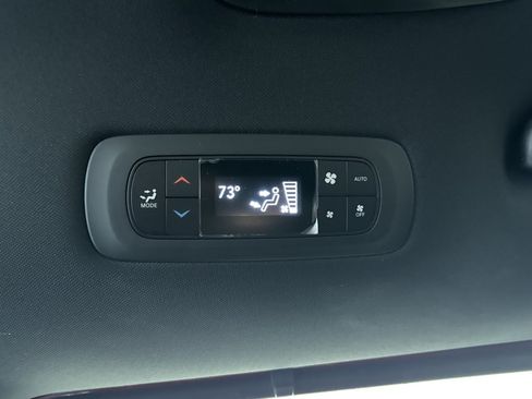 New 2026 Chrysler Pacifica Select AWD/4WD image 29
