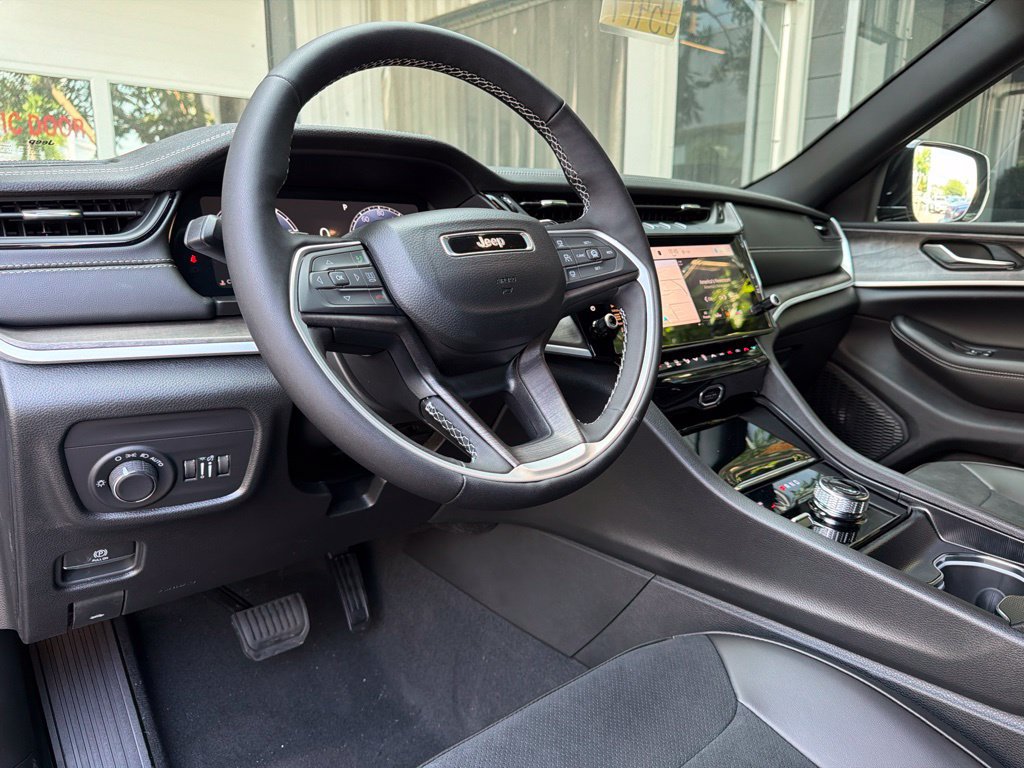 New 2026 Jeep Grand Cherokee Altitude AWD/4WD image 24