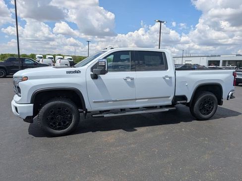 New 2026 Chevrolet Silverado 2500 High Country w/ High Country Premium Package AWD/4WD image 5